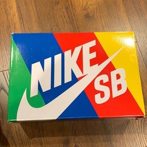 Carpet company X dunk high sb. Really dope shoes got them from flight club